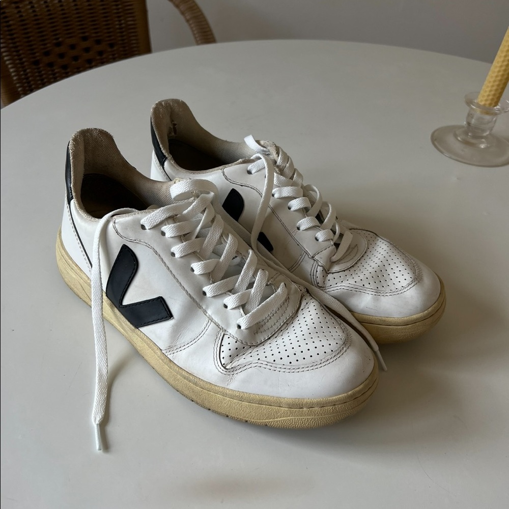 Veja V-10 Sneakers
